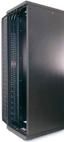 NetShelter VX AR2100BLK с двумя Rack PDU ZeroU